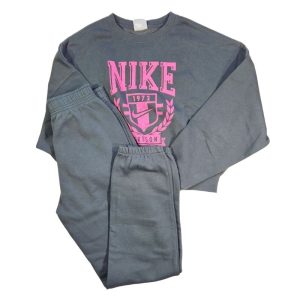 Nike trenirka št. 146-156